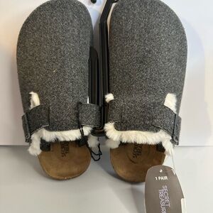 Secret Treasures Charcoal Fuzzy Clogs